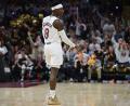 Bild: David Dermer/AP/dpa
Dennis Schröder steuerte gegen die Pistons neun Punkte bei. (Archivbild)