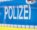 Bild: Boris Roessler/dpa
Die junge Frau wollte ihre Jacke holen, als sie Opfer des sexuellen Übergriffs wurde. (Symbolbild)
