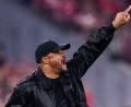 Bild: Tom Weller/dpa
Traurig? Ja. Wütend? Ja? Aber Vincent Kompany zeigte sich auch sofort „motiviert“ für einen neuen Anlauf in der kommenden Saison.