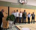 Bild: mma
Bürgermeister Anton Peter (links) vereidigt die neuen Mitglieder im Gemeinderat Ammerthal: Florian Baumer (CSU), Gregor Paulus (CWG), Johannes Weiß (JU), Felix Ehbauer (JU), Josef Schaller (BZA) und Herbert Haller (CSU, von links).