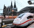 Bild: Roberto Pfeil/dpa
Die Bahn hält an ihrem Pünktlichkeitsziel von mindestens 60 Prozent im Fernverkehr im Gesamtjahr fest. (Archivbild)