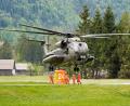 Bild: Uwe Lein/dpa
Hubschrauber starten weiter zu Löschflügen.