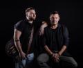 Bild: Felix Bauer/Bruno Bounty Photography
Das Duo Edmund tritt im Schlosspark Schwarzenfeld auf.