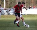 Archivbild: Dieter Jäschke
Ein hartes Stück Arbeit: SC-Stürmer Nico Argauer (rot) steht beim 1. FC Passau am Wochenende im Fokus der niederbayerischen Defensive.
