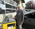 Bild: ck
Der Laptop ist längst ein wichtiges Werkzeug in jeder Autowerkstatt. Der Vohenstraußer Kfz-Meister und Autohändler Wolfgang Pröls ist seit 50 Jahren Mitglied der Kfz-Innung und wurde kürzlich mit dem Goldenen Unternehmerbrief ausgezeichnet.