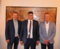 Bild: sne
Nach spannenden Wahlen stehen die Stellvertreter fest: Bürgermeister Edgar Knobloch (Mitte) mit seinen Stellvertretern Thomas Weiß (rechts) und Thomas Schopf (links).