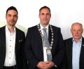 Bild: Hirsch
Drei Neue an der Spitze der Gemeinde Steinberg am See: Erster Bürgermeister Christian Meßmann (Mitte) und seine beiden Stellvertreter Franz Kiendl (rechts) und Fabian Kraus (links).