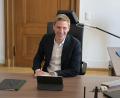Bild: Malin Wunderlich/dpa
Der Münchner Oberbürgermeister Dominik Krause (Grüne) hofft auf Geschlossenheit in der neuen Mango-Koalition. (Archivbild)
