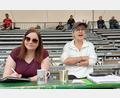 Bild: lg
Am Regiepult alles im Blick: Regisseurin Karin Michl (rechts) und Co-Regisseurin Verena Hergl.
