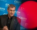 Bild: Peter Kneffel/dpa
Seine Reise sei sein „Bekenntnis zu den Sudetendeutschen“, sagte CSU-Chef Söder.