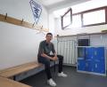 Bild: Daniel Löb/dpa
Hier hat alles angefangen: Deniz Aytekin in der Schiedsrichter-Kabine des TSV Altenberg.