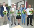 Bild: rn
Bürgermeister Marcus Gradl vereidigte (von rechts) die neuen Stadträte Fritz Gradl, Peter Sirtl und Katharina Diertl und 2. Bürgermeister Harald Neustätter. Thomas Riedl war bereits in der vorausgegangenen Periode als 3. Bürgermeister tätig gewesen.
