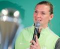 Bild: Marius Becker/dpa
Popp und der Pokal, das ist eine ganz besondere Geschichte. (Archivbild)