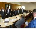 Bild: Siegfried Bock
Bürgermeister Julian Kraus vereidigte die neuen Ratsmitglieder (von links ): Stefan Posset, Luis Heibl, Daniela Siller, Alexander Wagner, Holger Hortig, Sebastian Fröhler und Lukas Zeiler.