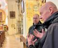 Bild: Gabi Schönberger
Eine lange Planungszeit liegt hinter ihnen: Kirchenpfleger Martin Thomas (links) und Architekt Johann Ernst fiebern der Sanierung der Wallfahrtskirche St. Quirin entgegen.