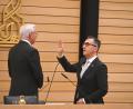 Bild: Marijan Murat/dpa
Nach seiner Wahl wurde Özdemir als Ministerpräsident vereidigt.