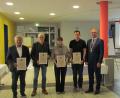 Bild: sei
Herbert Steiner (von links), Johann Gurdan, Andrea Bertelshofer und Philipp Fuhrmann wurden von Bürgermeister Richard Kammerer (rechts) aus dem Markgemeinderat verabschiedet.