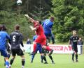 Bild: Dieter Jäschke
Windischeschenbachs Schlussmann Seifer Latorre hielt seinen Kasten sauber. In dieser Szene scheitert Patrick Hutzler (Nummer 11) von der SG Neustadt/Tremmersdorf II.