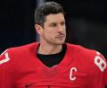 Bild: Petr David Josek/AP/dpa
Sidney Crosby wird für Kanada bei der Eishockey-WM in der Schweiz spielen. (Archivbild)