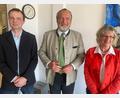 Bild: Wilhelm Amann
Die Stellvertreter des Nabburger Bürgermeisters Frank Zeitler (Mitte) bleiben Irene Ehemann (rechts) und Johann Kleber (links).