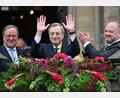 Bild: Henning Kaiser/dpa
Karlspreis 2026: Mario Draghi vor dem Rathaus – mit Armin Laschet und OB Michael Ziemons