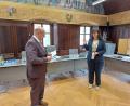 Bild: mfh
Die Vereidigung der neuen Bürgermeisterin Birgit Barth nahm das älteste Stadtratsmitglied, Siegfried Neukam, vor.