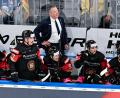 Bild: Uwe Anspach/dpa
Nach zwei Enttäuschungen bei der WM 2025 und Olympia 2026 steht auch Bundestrainer Harold Kreis mehr unter Beobachtung. (Archivbild)