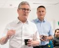 Bild: Stefan Rousseau/PA Wire/dpa
In besseren Zeiten machten Keir Starmer (links) und Wes Streeting (rechts) gemeinsam Wahlkampf. (Archivfoto)