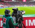 Bild: Jan Woitas/dpa
Die Medienerlöse in 1. und 2. Fußball-Bundesliga richten sich auch nach den Leistungen der Proficlubs. (Archivbild)