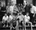 Bild: gutfeeling records/exb
G.Rag y los Hermanos Patchekos treten im Innenhof der Bäckerei Fischer auf.