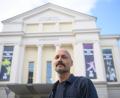 Bild: Klaus-Dietmar Gabbert/dpa
Kevin Rittberger ist der Autor des Stückes „Wunde Stadt“.