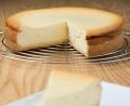 Symbolbild: Andrea Warnecke/dpa
Ein Unbekannter ist in eine Gaststätte eingebrochen und hat einen Käsesahnekuchen gestohlen.