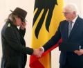 Bild: Wolfgang Kumm/dpa
Frank-Walter Steinmeier lobt Lindenberg zu seinem Geburtstag für sein politisches Engagement. (Archivbild)