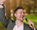 Bild: Benjamin Ebi
Der Pleysteiner Christoph Baierl gibt wieder ein Sommerkonzert in der Parkanlage am Stadtweiher.