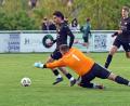 Bild: Gebert
Der SV Union Selb gewann am letzten Spieltag beim SV Pechbrunn mit 5:2 und steigt als Zweiter der Kreisliga 2 direkt in die Bezirksliga auf. In dieser Szene umspielt Ege Özkan den Pechbrunner Torwart Dominik Wolf und schießt zum Endstand ein.