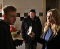 Bild: Hardy Spitz/ZDF/dpa
Otto (Florian Martens) und Linett (Stefanie Stappenbeck) wollen von Falk Becker (Leonard Kunz, links) wissen, was er mit der beschädigten Haustechnik zu tun hat.