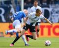 Bild: Florian Wiegand/dpa
Filip Bilbija (r) verschoss einen Elfmeter für Paderborn.
