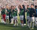 Bild: Christian Charisius/dpa
Die Spieler des VfL Wolfsburg nach dem Abstiegsduell beim FC St. Pauli.