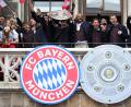 Bild: Sven Hoppe/dpa
Die Spieler vom FC Bayern feiern die Meisterschaft in München.