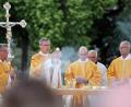 Bild: Karl-Josef Hildenbrand/dpa
Zum Schlussgottesdienst kamen tausende Menschen.