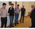 Bild: jr
Bürgermeister Johann Burger (rechts) vereidigte vier neue Gemeinderäte: Josef Wührl, Jonas Wohlrab, Matthias Härtl und Gerald Riolfi (von links).