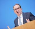 Bild: Michael Kappeler/dpa
Dobrindt: „Wir rüsten auf beim Bevölkerungsschutz und der zivilen Verteidigung“. (Archivfoto)