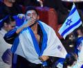 Bild: Georg Hochmuth/APA/dpa
Der israelische Kandidat Noam Bettan während des Finales des 70. Eurovision Song Contest (ESC) in der Wiener Stadthalle.