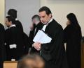 Bild: Gabriel Bouys/AFP/dpa
Der Verteidiger des mutmaßlichen Clan-Chefs wirft der Polizei vor, seinen Mandanten mit unlauteren Methoden abgehört zu haben.
