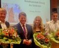 Bild: blf
Die frisch gewählten Stellvertreter von Oberbürgermeister Benjamin Zeitler erhalten Blumensträuße: Jürgen Meyer, Benjamin Zeitler, Saskia Kosmus und Stephan Gollwitzer (von links).