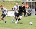 Archivbild: Gebert
Der FC Tirschenreuth (rechts Djogo de Souza) trifft in der Relegation zur Bezirksliga am Donnerstagabend auf den TSV Waldershof.