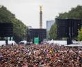 Bild: Christoph Soeder/dpa
Zur Fußball-WM 2026 gibt es keine Fanmeile am Brandenburger Tor. (Archivbild)