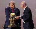 Bild: Jacquelyn Martin/AP/dpa
Donald Trump und FIFA-Präsident Gianni Infantino (r) dürften bei der WM im Blickpunkt stehen. (Archivbild)