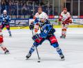 Bild: Elke Englmaier
Die Verteidiger Fabian Ribnitzky (Mitte) und Maximilian Kolb werden die Blue Devils Weiden verlassen.