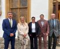 Bild: SPD Amberg
Florian Fuchs (links) ist neuer Sprecher der Amberger SPD-Fraktion. Hier im Bild mit dem Rest der Fraktion (von links): Simone Böhm-Donhauser, 2. Bürgermeisterin Birgit Fruth, Uli Hübner und Dieter Amann.